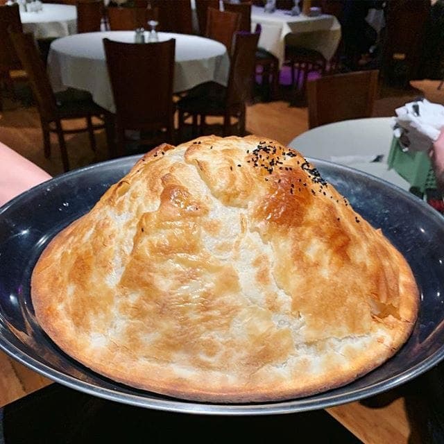 بنت الصحن خارجة من الفرن
